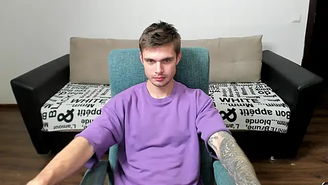 maks wolfis online show from December 15, 2024, 4:29 am