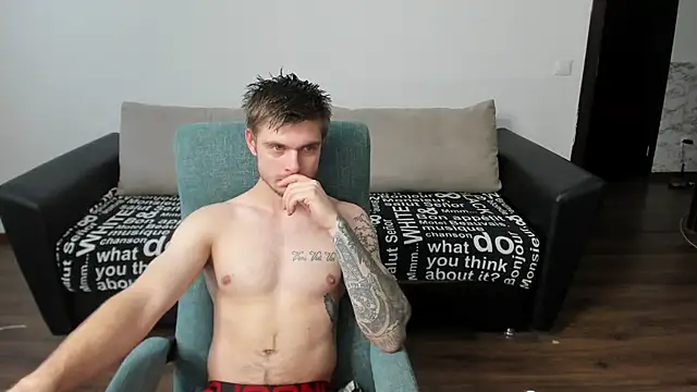 maks wolfis online show from January 7, 2025, 8:34 am