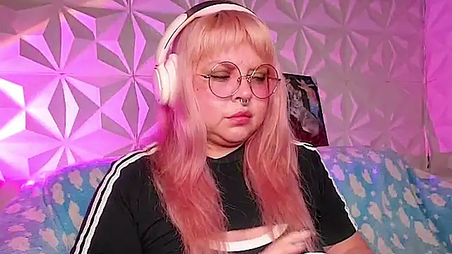 Snapshot of Satyn_doll chatting on April 23, 2026, 12:12 am Satyn doll online show from April 23, 2026, 12:12 am