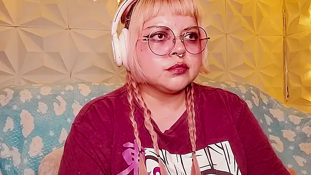 Snapshot of Satyn_doll chatting on May 15, 2026, 11:56 pm Satyn doll online show from May 15, 2026, 11:56 pm