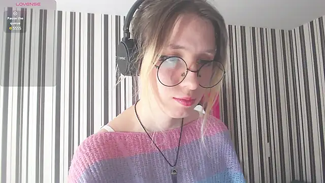  Hanna Moon  online show from December 19, 2024, 8:23 am