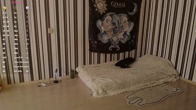  Hanna Moon  online show from September 12, 2025, 12:16 pm