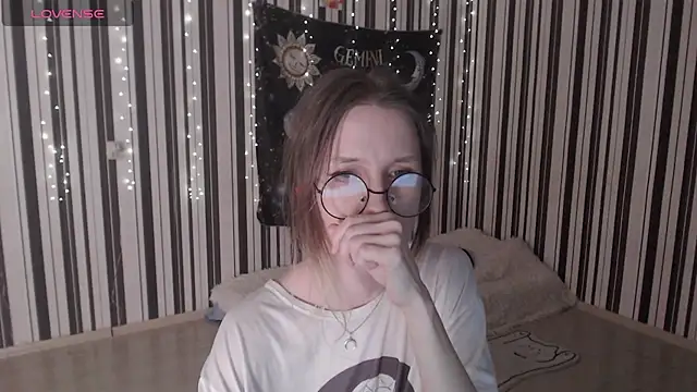  Hanna Moon  online show from October 15, 2025, 10:59 am