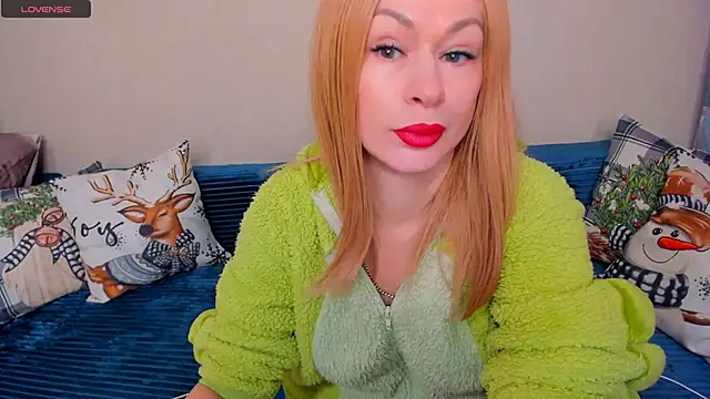 EllenMoore online show from December 17, 2025, 3:12 am