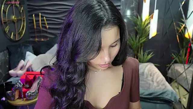 ErikaSoft online show from February 4, 2025, 1:38 pm