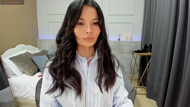 ErikaSoft online show from February 11, 2025, 5:37 am