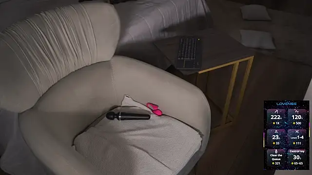 eseniyavl online show from January 6, 2026, 4:27 am