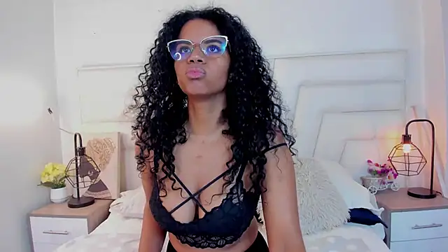 Ellie Alves online show from December 26, 2024, 3:20 pm