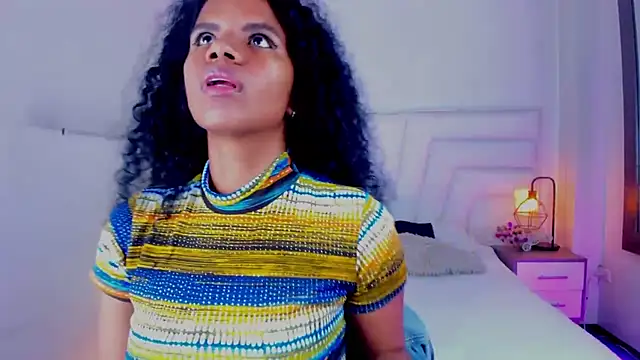 Ellie Alves online show from February 13, 2025, 12:54 pm