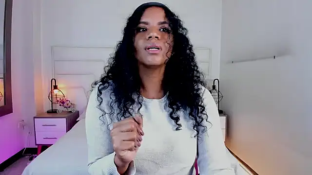 Ellie Alves online show from February 18, 2025, 1:11 pm