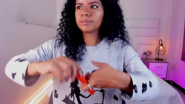 Ellie Alves online show from February 25, 2025, 12:24 pm