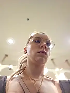 LilyOrion online show from December 3, 2024, 8:50 pm