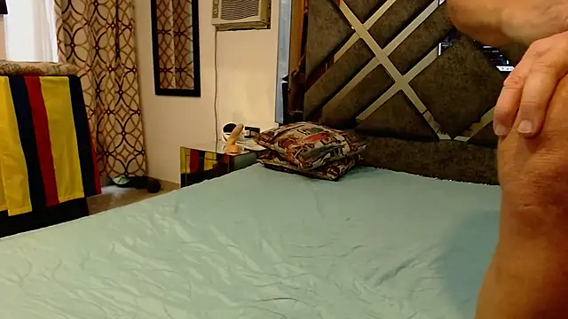 Snapshot of carlosbangsstar chatting on March 13, 2025, 7:17 pm carlosbangsstar online show from March 13, 2025, 7:17 pm