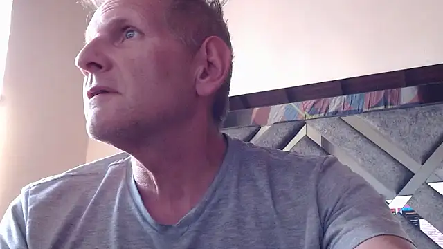 carlosbangsstar online show from August 2, 2026, 9:13 pm