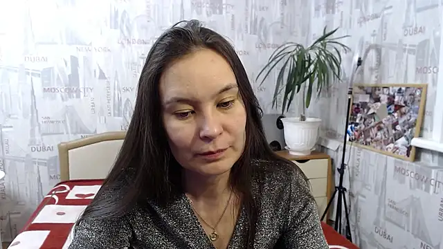 GinaQSoul online show from February 5, 2025, 2:05 pm