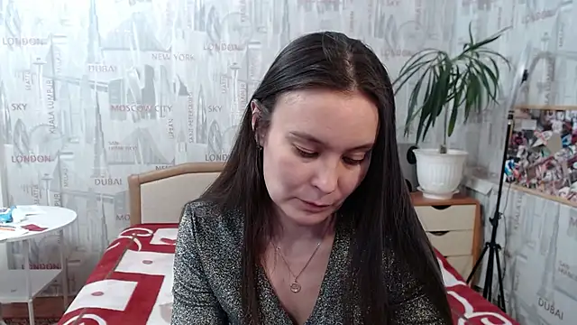 GinaQSoul online show from February 7, 2025, 11:23 am