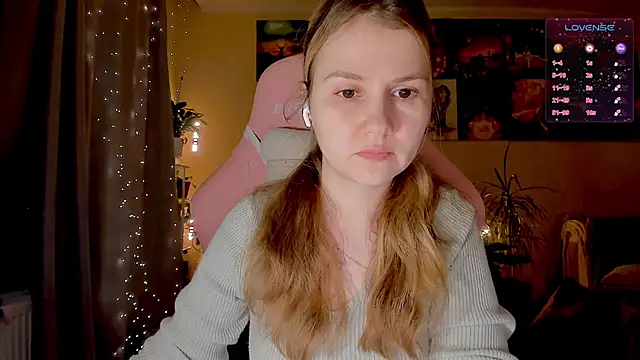 GoodWitch  online show from September 16, 2025, 6:47 am