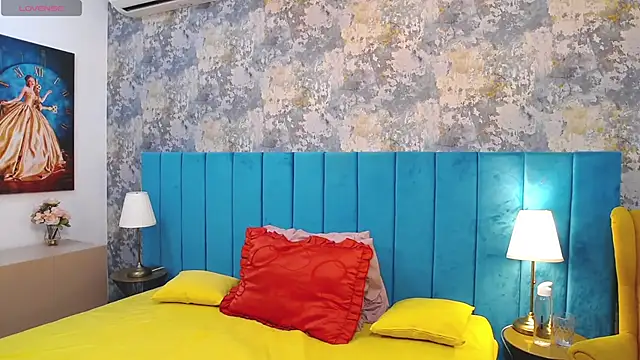 LisaCroft online show from September 19, 2025, 6:04 am