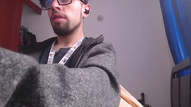 fvckolombianguyy online show from February 3, 2025, 7:31 pm