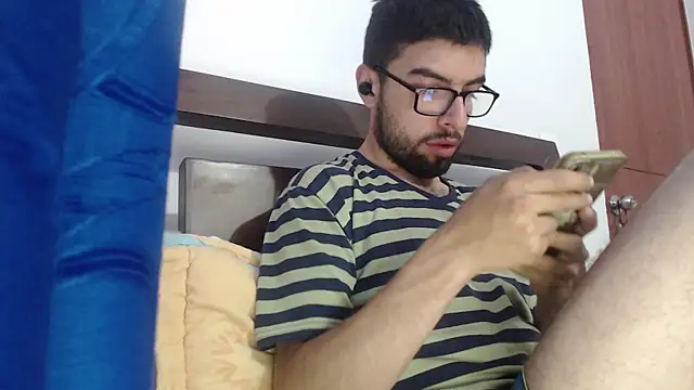 fvckolombianguyy online show from February 13, 2025, 12:54 pm