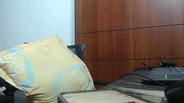 fvckolombianguyy online show from February 17, 2025, 5:14 am