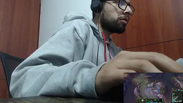 fvckolombianguyy online show from February 18, 2025, 4:37 am