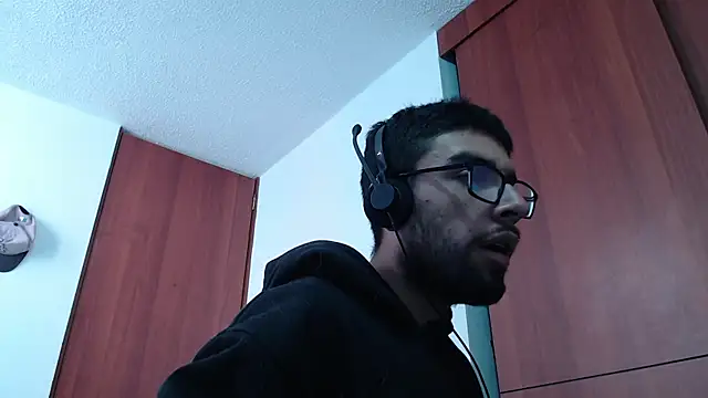 fvckolombianguyy online show from February 19, 2025, 2:44 pm