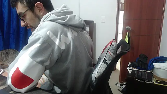 fvckolombianguyy online show from February 26, 2025, 11:48 pm