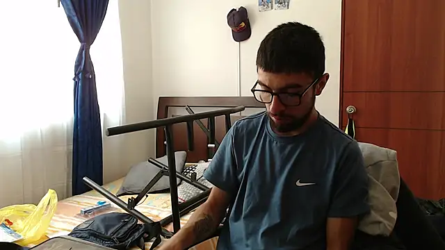 fvckolombianguyy online show from February 28, 2025, 5:48 pm