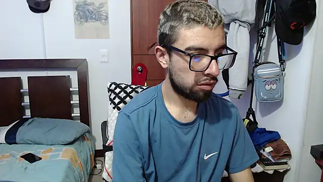 fvckolombianguyy online show from December 15, 2025, 4:55 pm