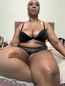 Snapshot of Bootyliciouse21X chatting on July 23, 2026, 2:20 am Bootyliciouse21X online show from July 23, 2026, 2:20 am
