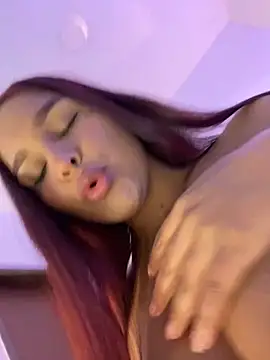 Fancyxlove online show from December 24, 2024, 1:28 pm