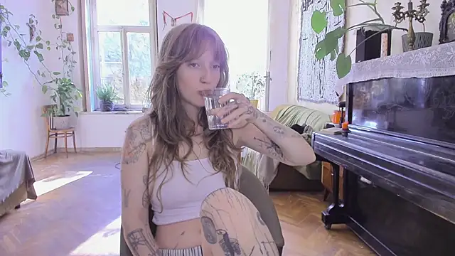 Snapshot of Miranda2_0 chatting on October 10, 2025, 6:12 am Miranda2 0 online show from October 10, 2025, 6:12 am