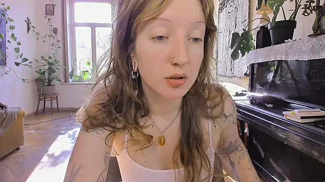 Snapshot of Miranda2_0 chatting on November 19, 2025, 7:41 am Miranda2 0 online show from November 19, 2025, 7:41 am