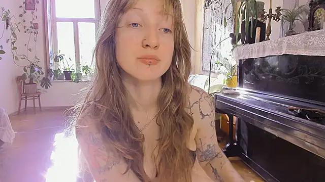 Snapshot of Miranda2_0 chatting on January 7, 2026, 8:17 am Miranda2 0 online show from January 7, 2026, 8:17 am