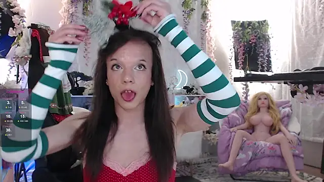 Snapshot of xxhayleemariexx chatting on December 23, 2024, 2:13 am xxhayleemariexx online show from December 23, 2024, 2:13 am