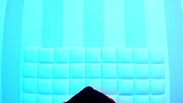 teresasroom  online show from January 29, 2025, 12:13 pm