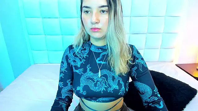 teresasroom  online show from February 12, 2025, 11:07 am