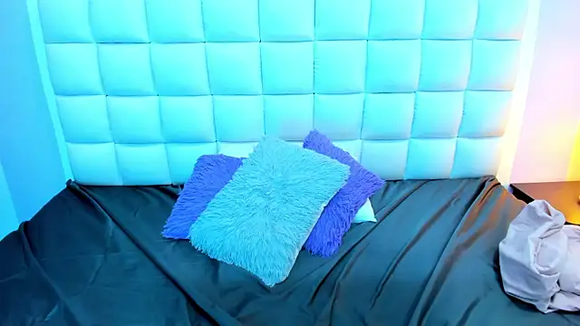 teresasroom  online show from April 20, 2026, 2:31 pm