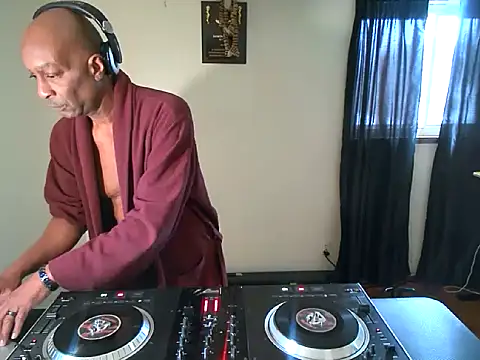 longdick4you8686 online show from March 1, 2025, 7:48 pm