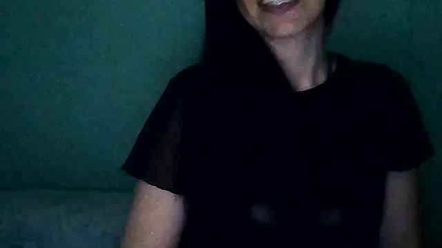 Snapshot of chicacastilla chatting on April 5, 2026, 6:21 am chicacastilla online show from April 5, 2026, 6:21 am