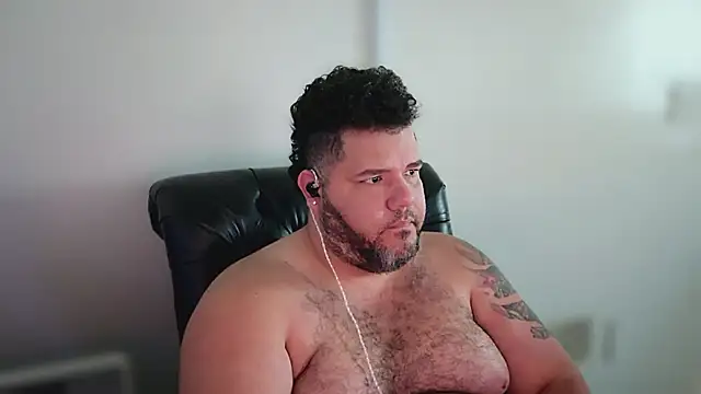Snapshot of Gabihotxxx1 chatting on May 8, 2026, 2:11 pm Gabihotxxx1 online show from May 8, 2026, 2:11 pm