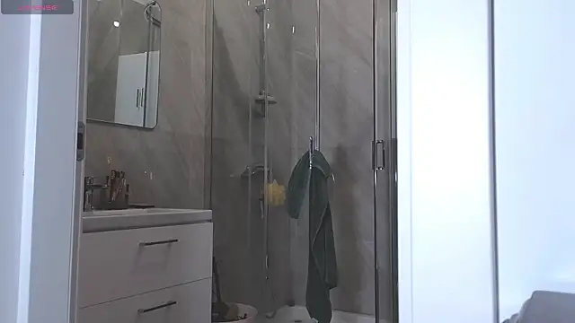 Snapshot of Sellena_love chatting on October 28, 2025, 1:31 am Sellena love online show from October 28, 2025, 1:31 am