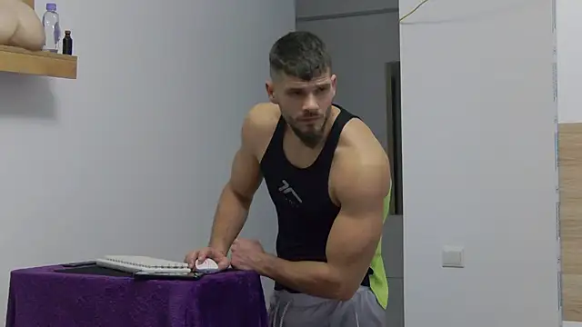 Snapshot of MauroTwin chatting on January 16, 2025, 9:08 pm MauroTwin online show from January 16, 2025, 9:08 pm