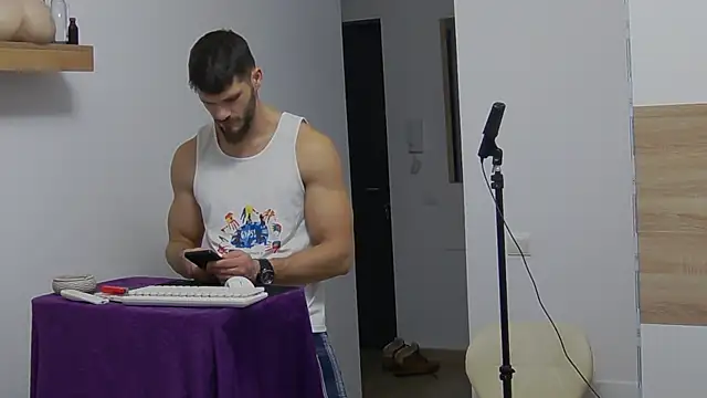 Snapshot of MauroTwin chatting on January 31, 2025, 5:10 pm MauroTwin online show from January 31, 2025, 5:10 pm