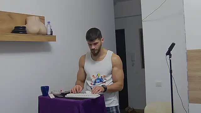 Snapshot of MauroTwin chatting on January 31, 2025, 8:33 pm MauroTwin online show from January 31, 2025, 8:33 pm