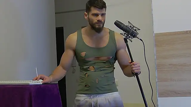 Snapshot of MauroTwin chatting on February 8, 2025, 7:59 pm MauroTwin online show from February 8, 2025, 7:59 pm