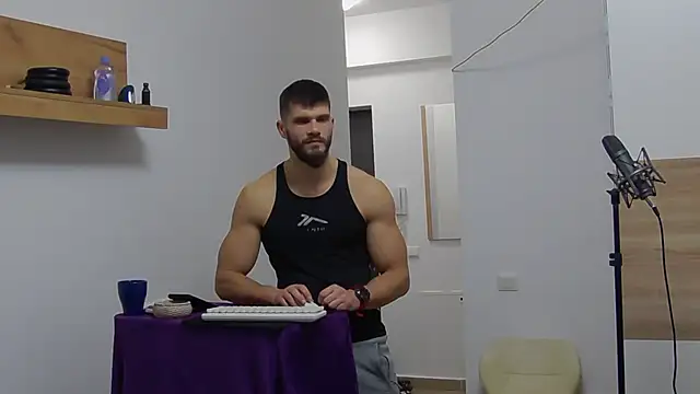 Snapshot of MauroTwin chatting on February 12, 2025, 5:48 pm MauroTwin online show from February 12, 2025, 5:48 pm