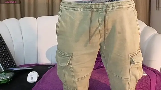 Snapshot of MauroTwin chatting on September 15, 2025, 6:08 pm MauroTwin online show from September 15, 2025, 6:08 pm