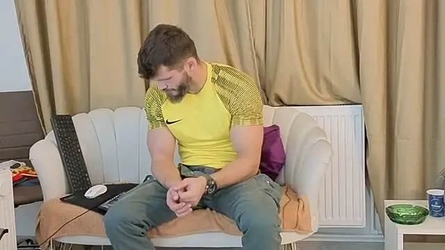 Snapshot of MauroTwin chatting on November 5, 2025, 7:14 pm MauroTwin online show from November 5, 2025, 7:14 pm